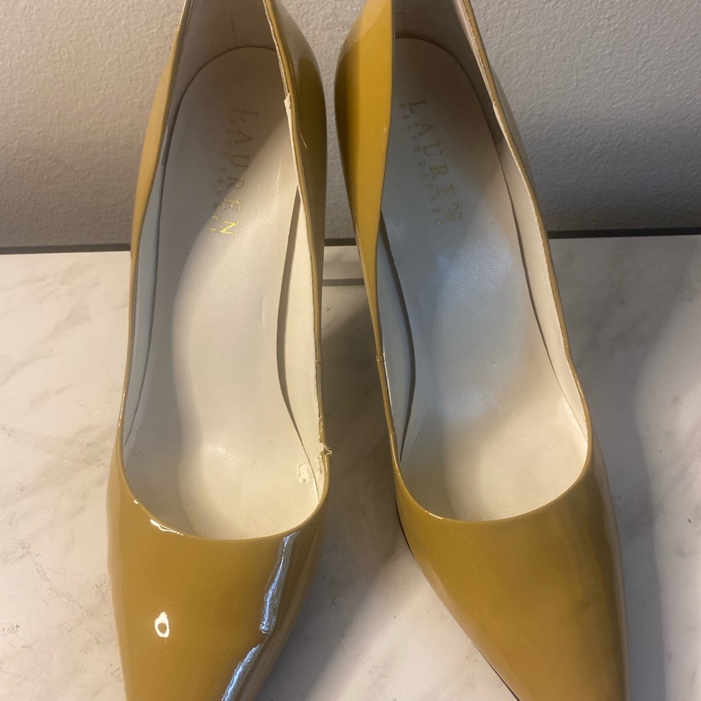 Ralph Lauren  Pointed-Toe  Pumps size 8M